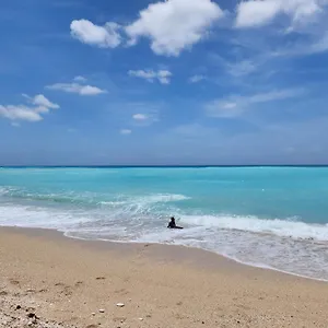 Beachfront Apartment, Quiet 4 Beds, 1 Bath, Ac, Wi-fi, Hot Water, In Near Patos Apartment